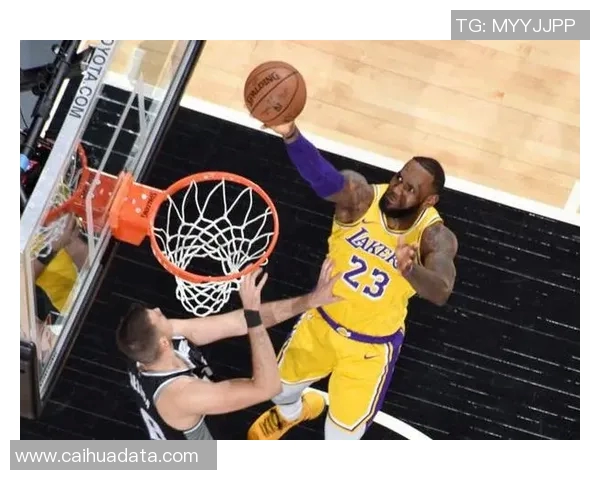 詹姆斯带领湖人对决热火再创辉煌全场37分展现王者风范